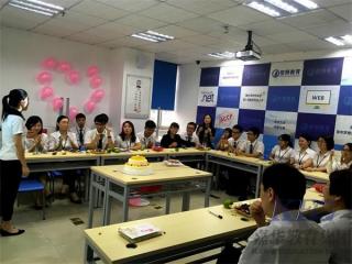 深圳IT技术培训机构信狮教育的老师有什么不一样