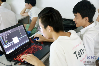  北大青鸟深圳嘉华学校 软件开发T176班举行项目答辩
