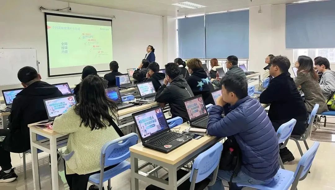 嘉华金蛛3月第一期新媒体+电商学徒训练营正式开营！
